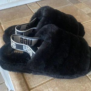 NWT UGG FLUFF YEAH slides slippers.